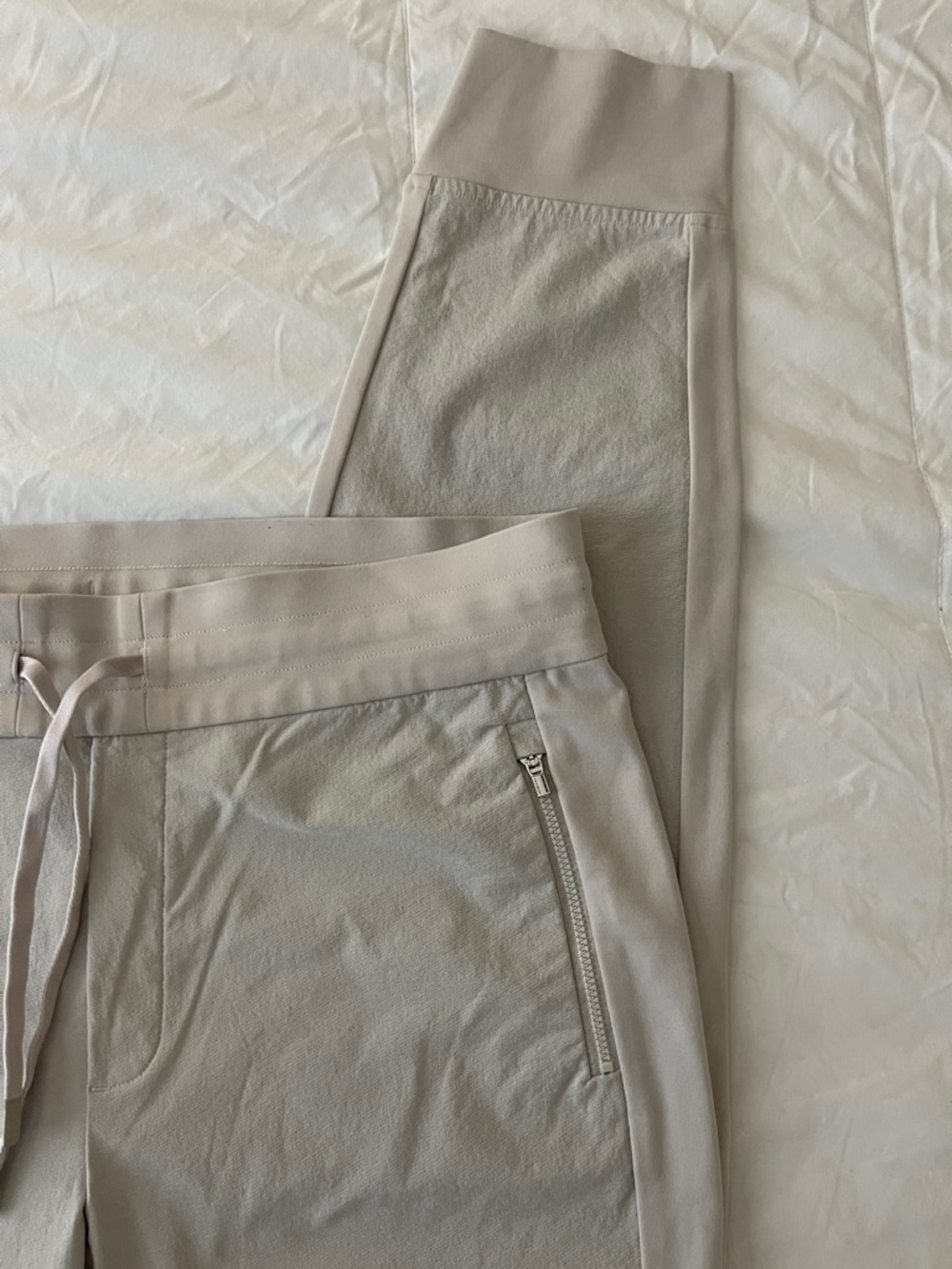 ATHLETA Headlands Hybrid Jogger in Bone - Picture 3 of 4
